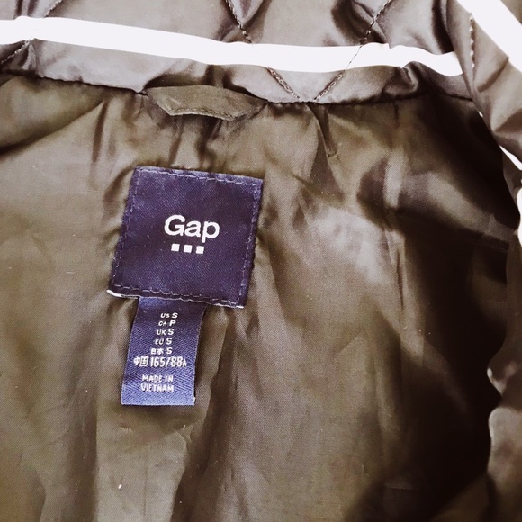 NWOT Black and White Stripe Gap Quilted Vest - Picture 4 of 4